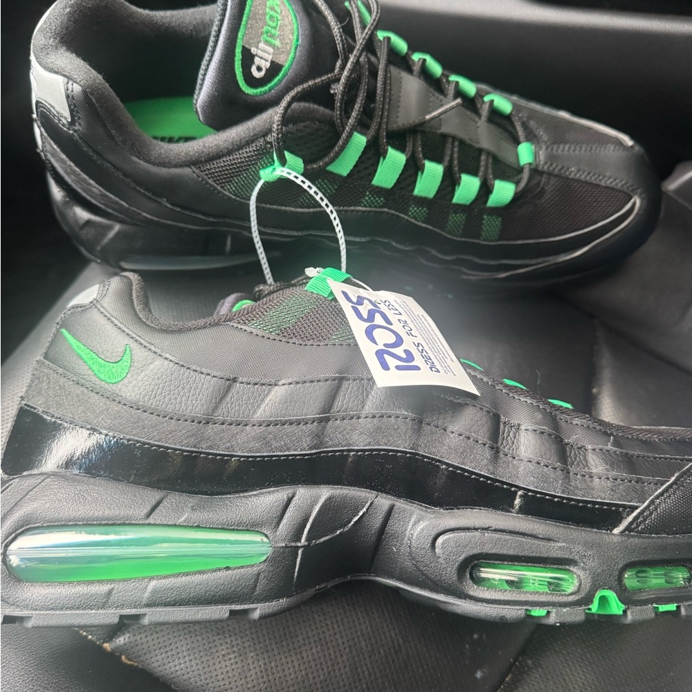 Nike Black and Green Men's Sneakers OG Big bubble.